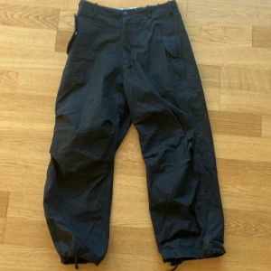Parachute Pants - Mycket sällsynta och begränsade overpants från K-Two studios, använda max 2-3 gånger och är i toppskick. Säljer eftersom jag knappt använt dem, priset är diskuterbart.