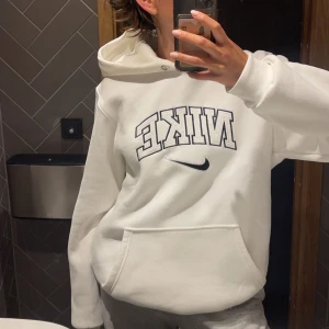 Nike hoodie  - Endast Intressekoll, säljer bara vid bra pris🫶🏼