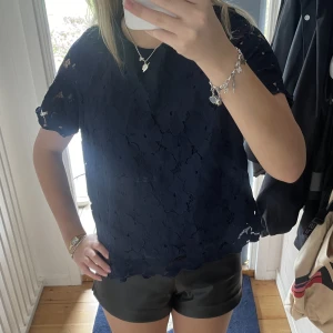 Blus  - Såååå fin blus som passar till ALLT! 