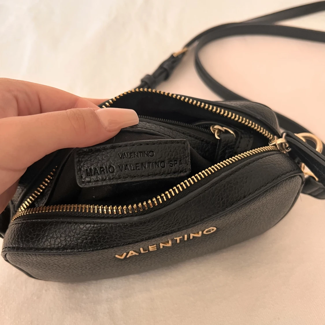 ÄKTA Valentino Väska - 90