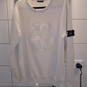 Stone Island sweatshirt strl L (passar M) - Knappt använd då jag bliut tjock och lat