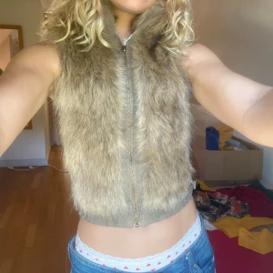pälsväst - Pälsväst i strl XS 