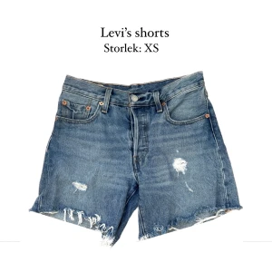 Levi’s shorts  - Tyvärr för små för mig så måste ge de ett nytt hem 🙏🏼
