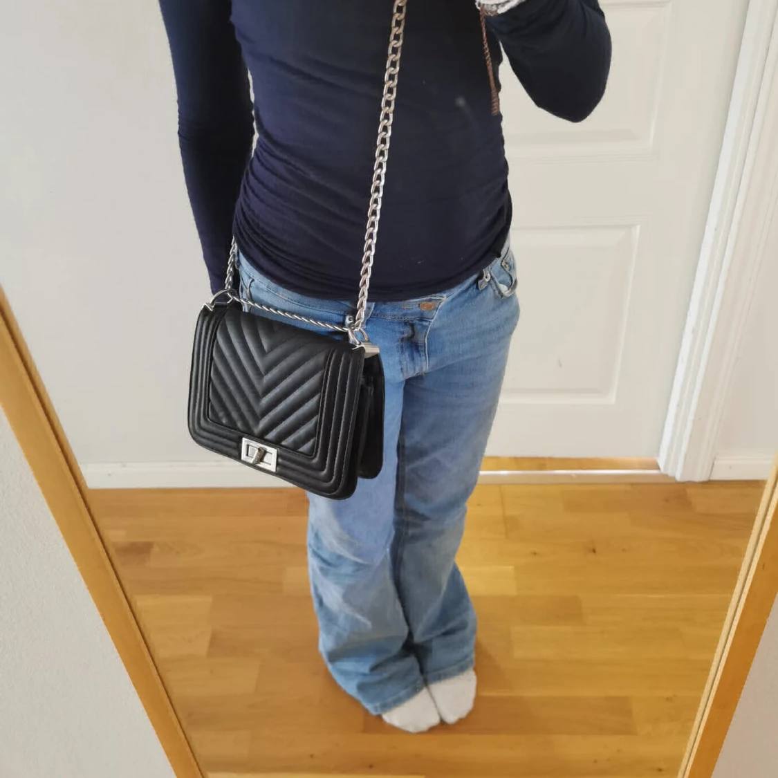 Säljer Axelremsväska