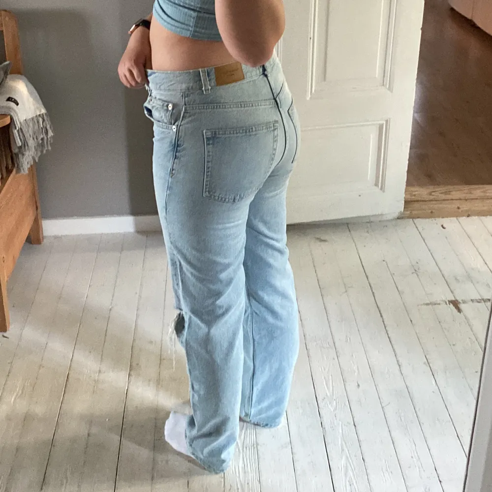 Så fina jeans från Gina Tricot som tyvärr knappt blivit använda då jag köpte de i en för liten storlek.💗. Jeans & Byxor.
