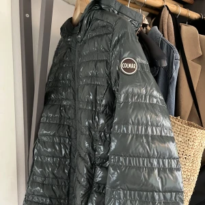 Colmar Jacka  - Superfin Colmar jacka som passar perfekt till hösten. Passar strlk xs/s. Skriv för mer bilder 💕