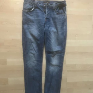 NUDIE JEANS BRA SKICK! - Riktigt snygga nudie jeans perfekt för en stockholms stil outift till hösten!