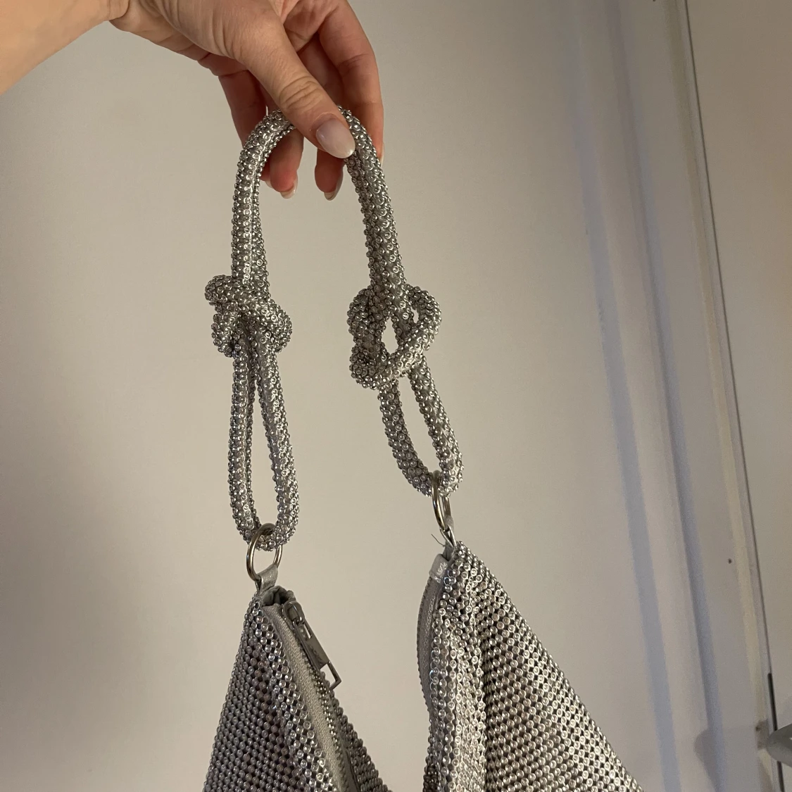 Glittrig väska  - 90