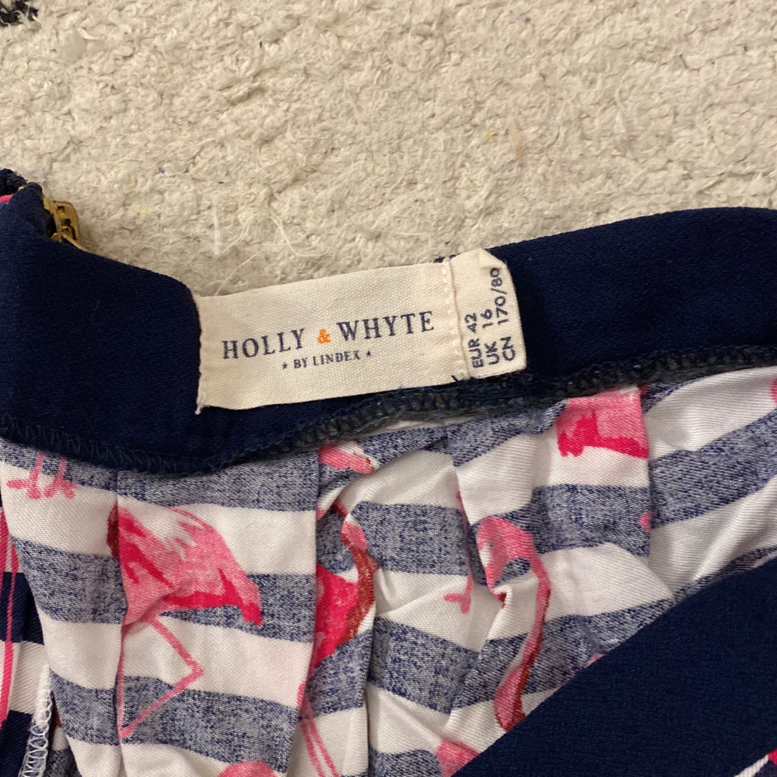 Annorlunda fin kjol - 90