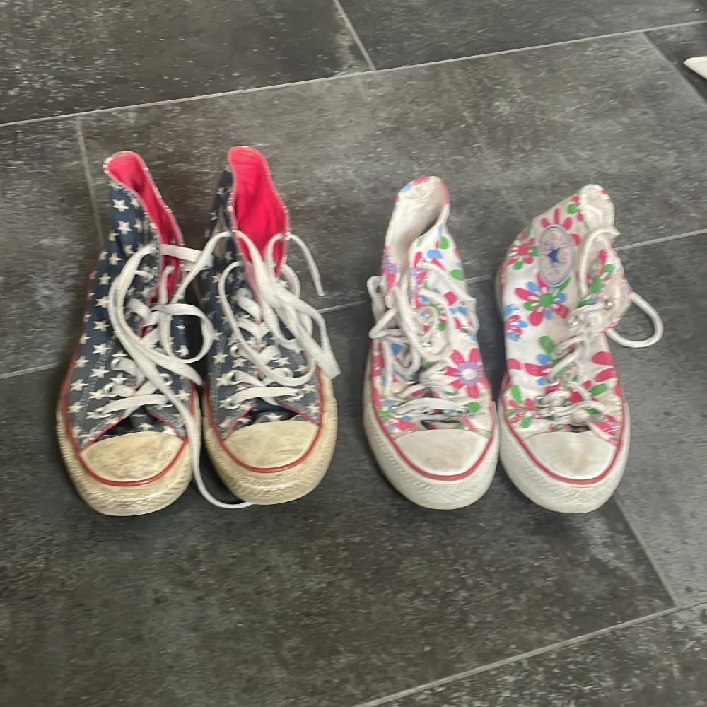 Två par Converse i storlek 36,5 och 36 båda passar mig och jag har storlek 38 . Skor.