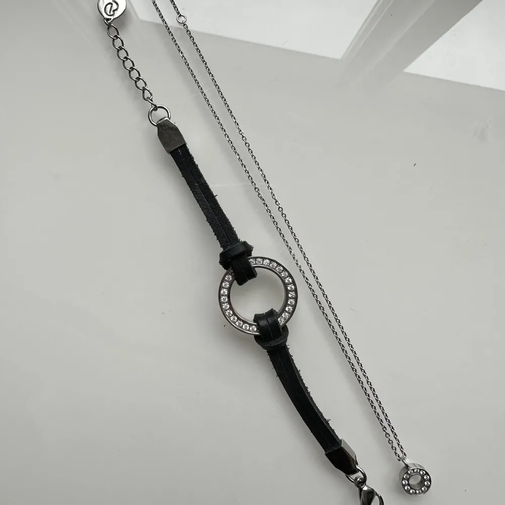 Matchande armband och halsband i silver från Edblad! Paketpris 250kr🤍. Accessoarer.