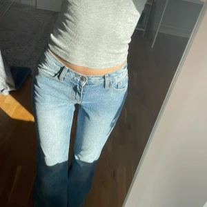Brandy jeans - Snygga low/mid waisted jeans från brandy melville💕 de passar mig som är ca 168cm lång💕 knappt använda 