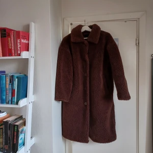 Vinterkappa - Mysig vinterkappa från monki, strl. S