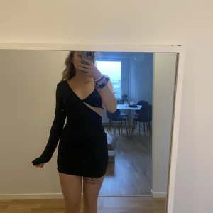 Svart party klänning  - Fin partyklänning  Använd 1 gång  Frakt tillkommer 