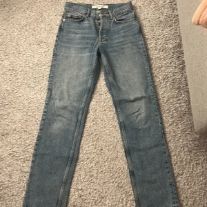 Blåajeans  - Som nya, använda fåtal gånger 