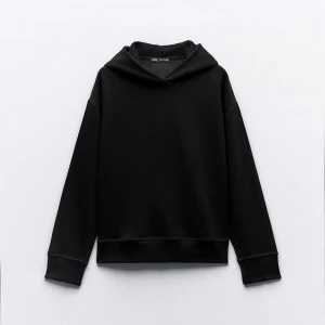 zara hoodie - Säljer två stycken svarta hoodies från Zara, en i storlek S och en i M❤️
