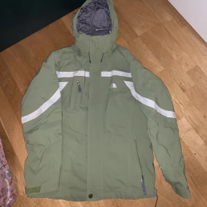 Northface jacket - Northface jacket, has many pockets and thick