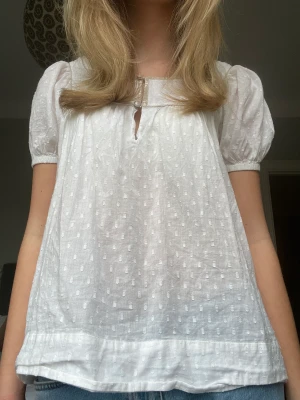 Vintage blus - Super söt blus med puffiga ärmar💞