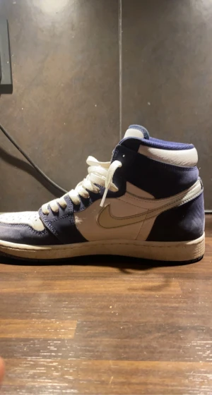 Jordan 4 - Säljer mina jordan 4 då jag inte använder dem längre