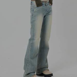 Säljer dessa sprillans nya bootcut jeans från Lewkin gjorda i Sydkorea. Säljer p.g.a storleken inte passade mig