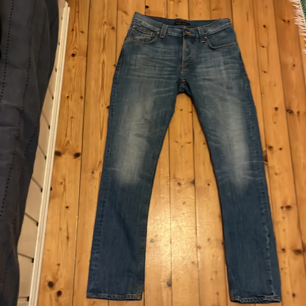 Nyskick, modellen på jeansen är grim trim, nypris 1600 mitt pris 650 Pris kan diskuteras . Jeans & Byxor.