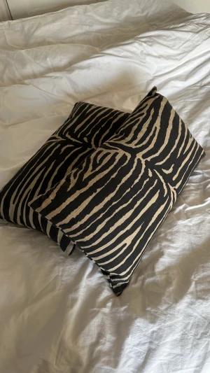 Prydnadskuddar  - Som nya från Mio 