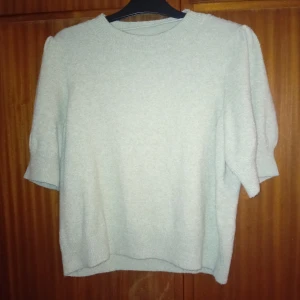 Tröja ljusgön - Ljusgrön stickad tröja, oanvänd