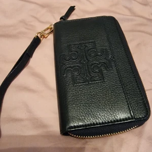 Tory Burch plånboksfodral - Äkta, fint skick, mobil och korthållare