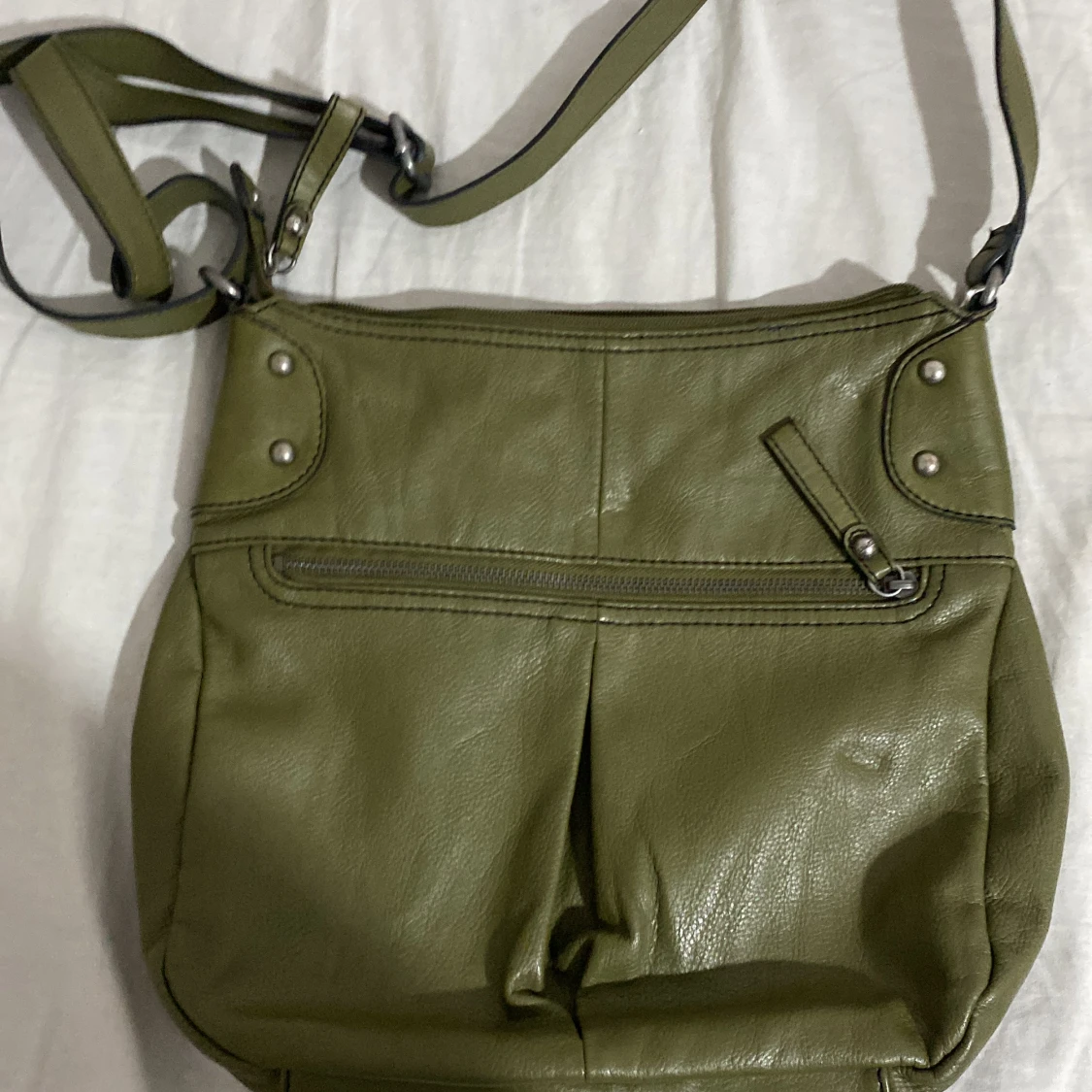 Mörk grön väska  - 90