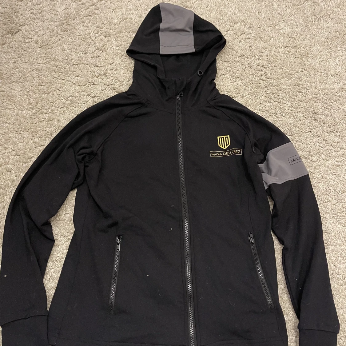 Mayadelorez (ariana Hoodie) 