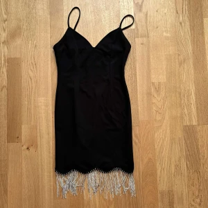 Festklänning  - Kort Festklänning slim fit.  Pris kan diskuteras. 