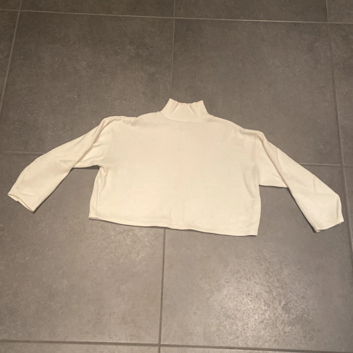 Vit stickad topp - 90