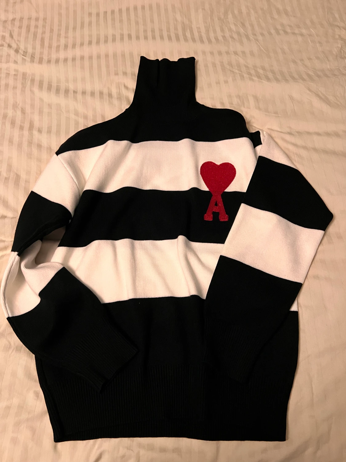 Ami Paris Tröja helt ny 