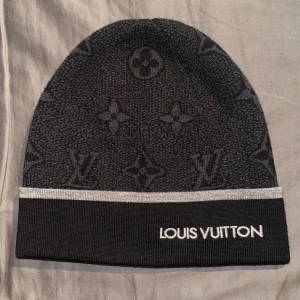 Äkta LV mössa  - Säljer min äkta lv mössa som jag it använder
