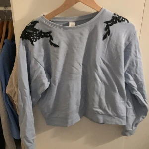 Blå tröja - Inget fel