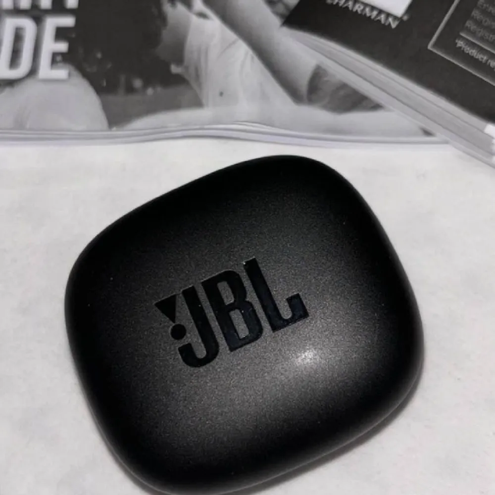 Helt nya oanvända JBL vibe flex trådlösa hörlurar. Nypris- 799. Övrigt.