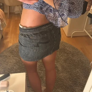 Vintage jeanskjol - Jättefin vintage jeanskjol från street one. Skulle gissa att det är storlek 36, vid frågor kan du kontakta mig. Använd gärna köp nu ❤️