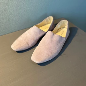 Mockaloafers, Vagabond - Mocka loafers i puderrosa färg i mycket gott skick. 