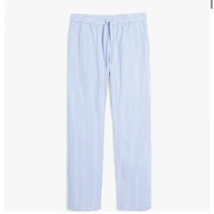 Pyjamas byxor  - Säljer dessa jätte fin randiga pyjamas byxor💙🌟Skriv för fler bilder eller frågor!🌟