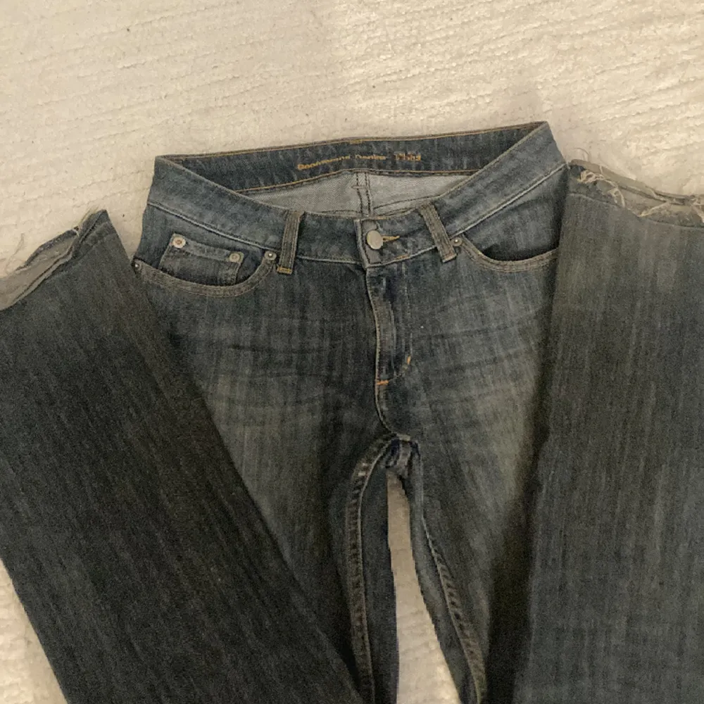 Lågmidjade ur snygga jeans från märket Boomerang som tyvärr inte kommer till så mycket användning💕💕köparen står för frakten. Jeans & Byxor.