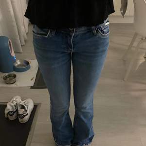 intressekoll p mina fina mid waist jeans från pepe jeans. använt några få gånger men är i bra skick. 