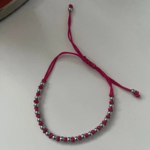 ioaku armband  - säljer detta helt oanvända armband från ioaku 💕(pris kan diskuteras vid snabb affär)