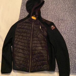 Parayamper, Cardigant - Väldigt bra skick,  Endast ett år gammal  Ny pris: 3000kr.