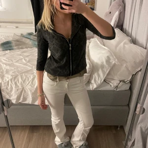 Trekvartsärmad kofta - Så fin trekvartsärmad kofta! Köparen står för frakten!💕