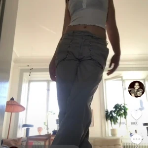 SKIT SNYGGA BYXOR!!😍 - Intresse koll på mina skit snygga cargo pants liknande med mycket fina detaljer o fler delar, skriv för bilder eller vid funderingar!😘