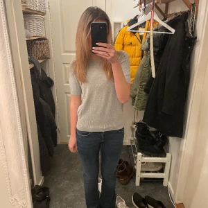 Stickad t-shirt - Säljer denna fina tröja som är från zara!🤭säljer för 175kr+frakt