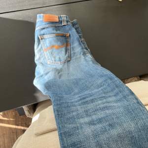 Säljer nu mina nudie jeans då de ej kommer till användning längre.