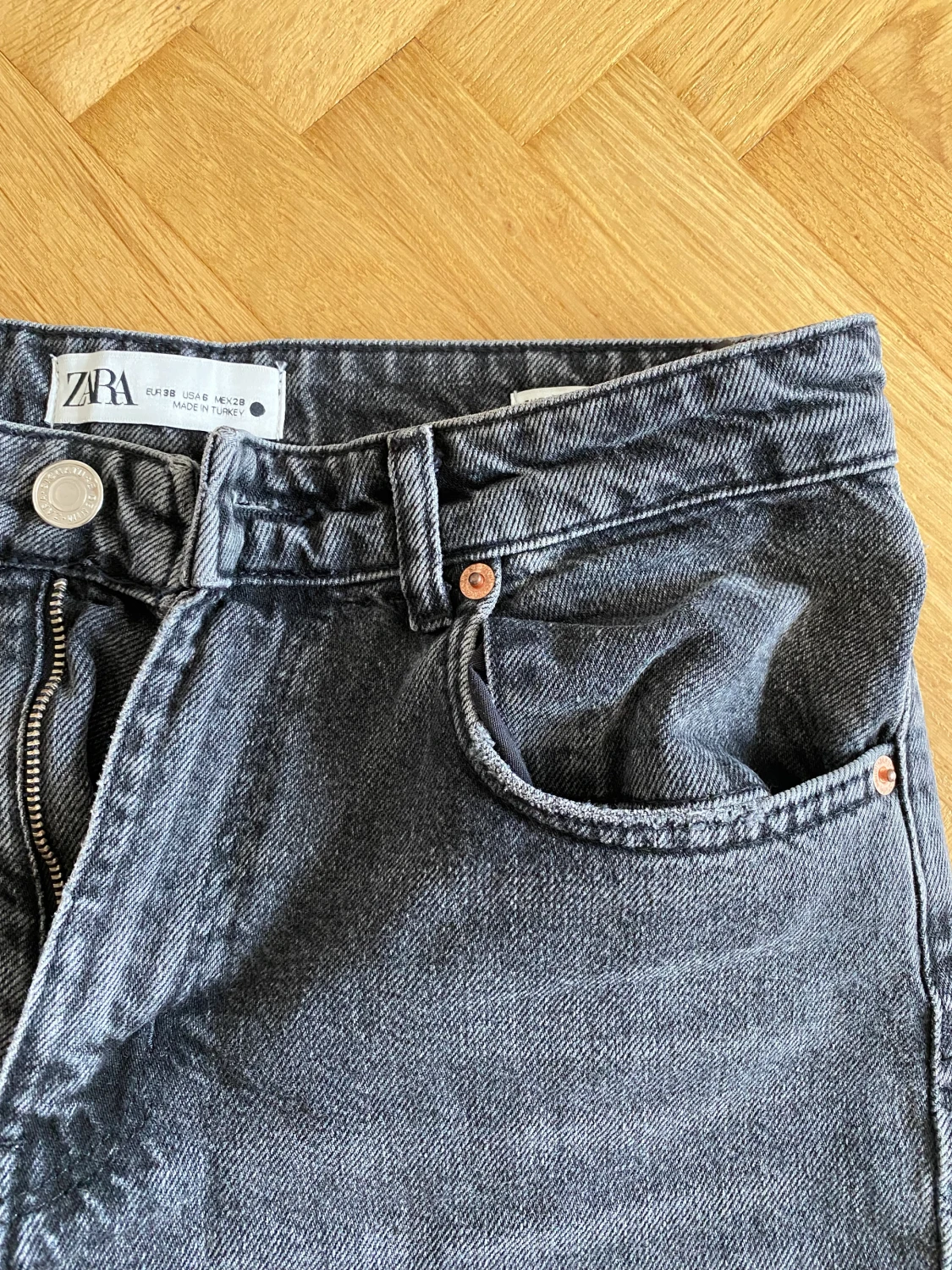 Zara mid waist straight jeans