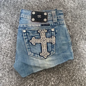 miss me shorts - !pris kan diskuteras! säljer mina missme shorts. inga defekter, de är dock omsydda till shorts(av förra ägaren). skriv om ni undrar något (: 