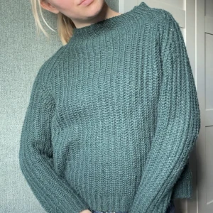 Grön stickad tröja - Fin stickad tröja från Lindex. Fint skick!💚